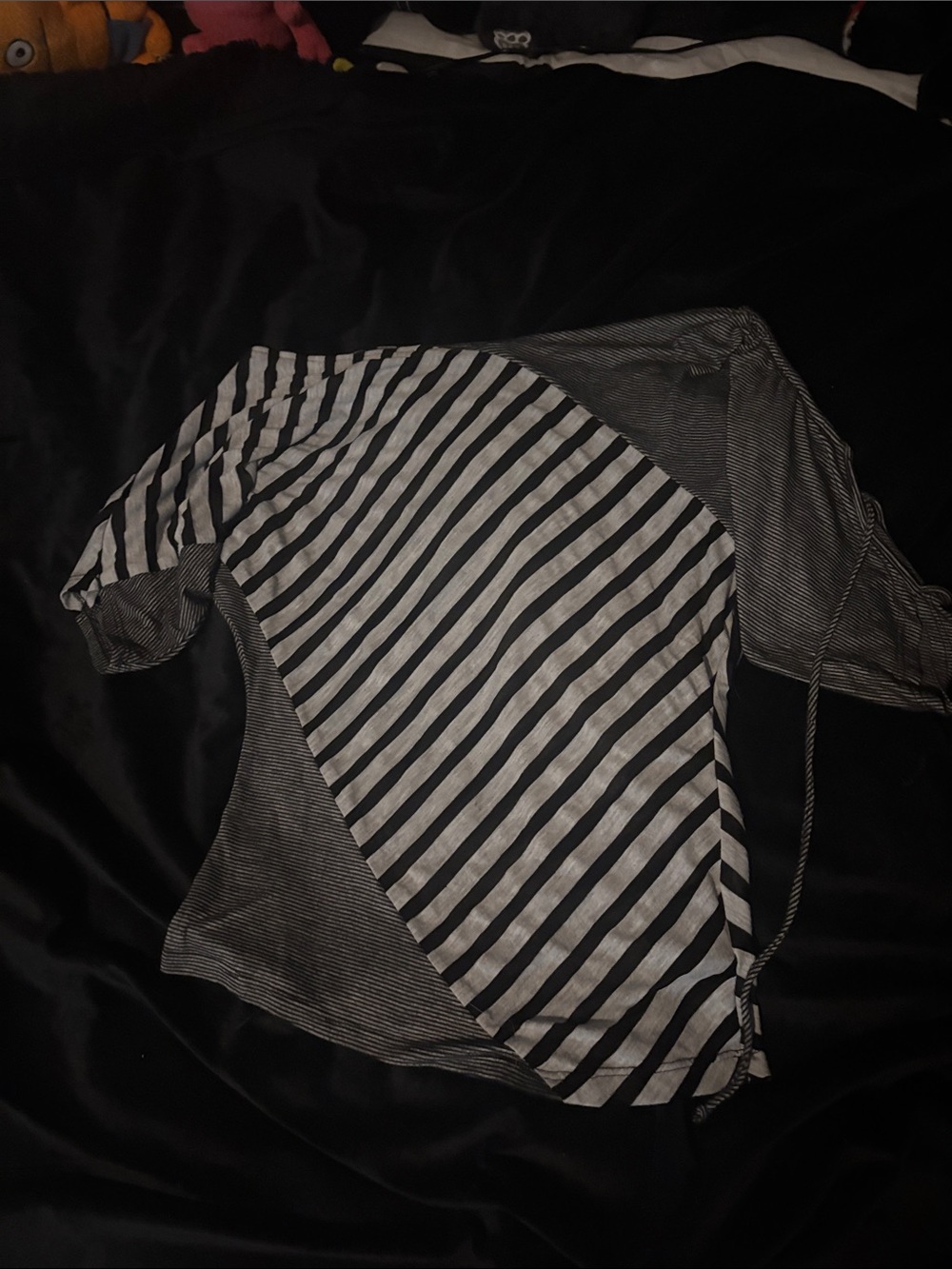 Y2k Guess Black & White Striped Short-Sleeve off the shoulder Tee